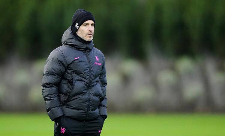 况下显得手, 黑的重创 况下显得手, 黑的重创